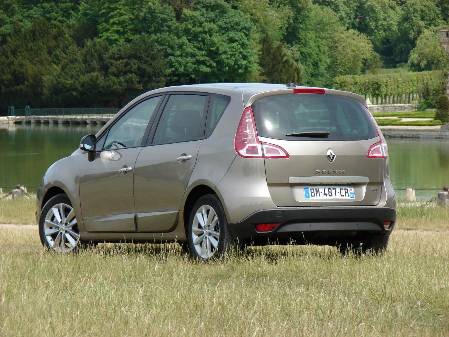  Renault Scenic 2009 года  (фото 17 из 44)